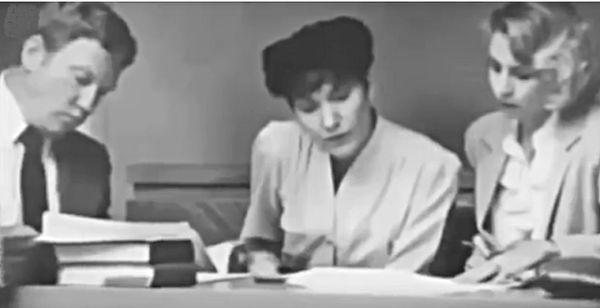 Judy Buenoano reviewing trial notes, preparing comments. Source: Death Row Stories